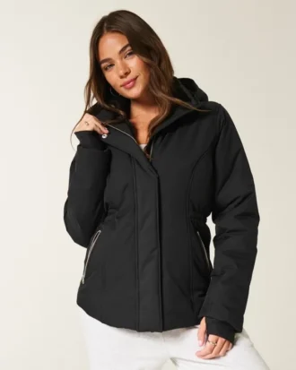 All-weather jakke med imiteret pelsfor