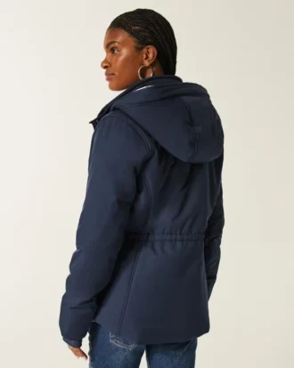 All-weather jakke med imiteret pelsfor