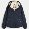 All-weather jakke med imiteret pelsfor All-weather jakke med imiteret pelsfor