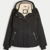 All-weather jakke med imiteret pelsfor All-weather jakke med imiteret pelsfor