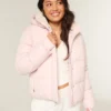 All-weather pufferjakke med imiteret pelsfor All-weather pufferjakke med imiteret pelsfor
