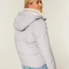 All-weather pufferjakke med imiteret pelsfor All-weather pufferjakke med imiteret pelsfor