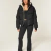 All-weather pufferjakke med imiteret pelsfor All-weather pufferjakke med imiteret pelsfor