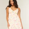 Babydoll-minikjole med rebkant Babydoll-minikjole med rebkant