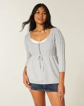 Babydoll-sweater i kabelstrik