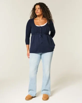 Babydoll-sweater i kabelstrik