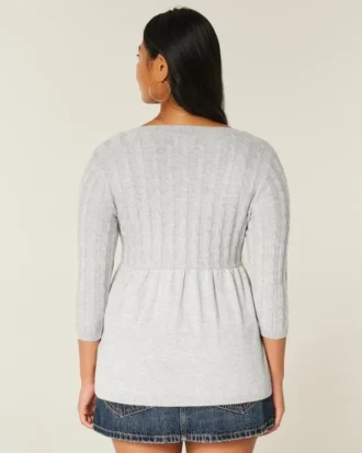 Babydoll-sweater i kabelstrik