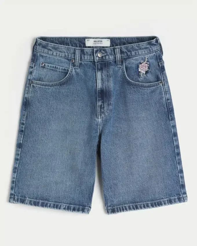 Baggy denimshorts med rosenmotiv Baggy denimshorts med rosenmotiv