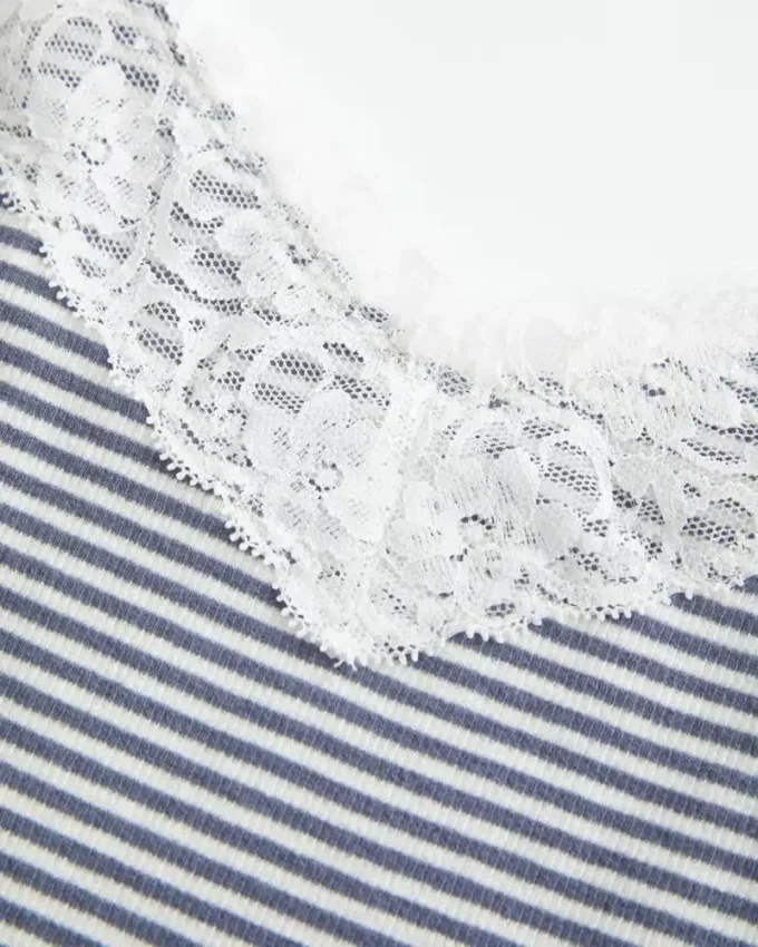 Blonderkantet lagdelings-camisole Blonderkantet lagdelings-camisole