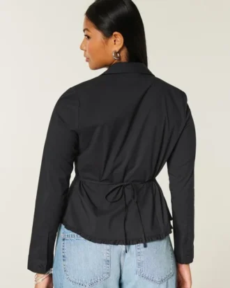 Bluse med indsatte blonder og knapper
