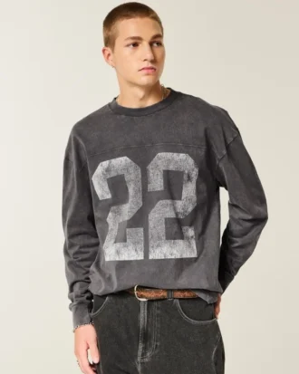 boxy heavyweight langaermet 22 grafisk t shirt 1 330x413 - Boxy Heavyweight lang&aelig;rmet 22 grafisk T-shirt