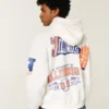 Boxy University of Illinois Fighting Illini grafisk hættetrøje Boxy University of Illinois Fighting Illini grafisk hættetrøje