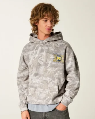 Boxy University of Michigan Wolverines Graphic Camo Hoodie Boxy University of Michigan Wolverines Graphic Camo Hoodie