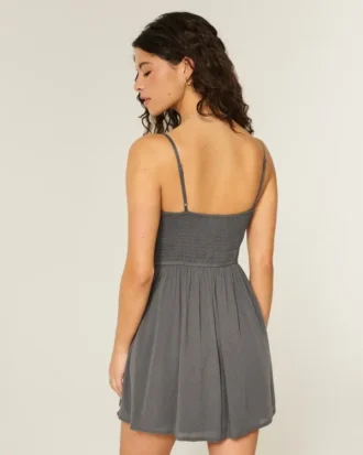 Broderet minikjole