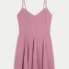 Broderet minikjole