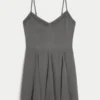 Broderet minikjole