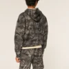 Camouflage-fleece-shorts, der går til over knæet Camouflage-fleece-shorts, der går til over knæet