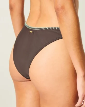 Cheekiest bikiniunderdel med høj benudskæring Cheekiest bikiniunderdel med høj benudskæring