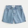 Curvy højtaljede, mediumvaskede, afslappede denimshorts 5″ Curvy højtaljede, mediumvaskede, afslappede denimshorts 5″
