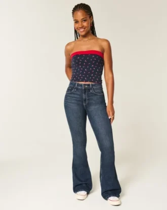 Curvy højtaljede mørkvaskede flare jeans