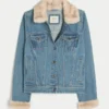 Denimjakke med imiteret pelskant Denimjakke med imiteret pelskant