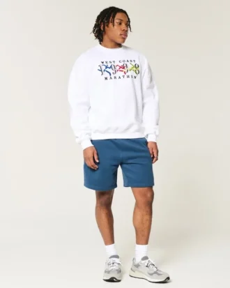 Fleece-shorts med ikonisk motiv over knæet
