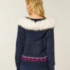 Hættetrøje med kunstig pels og Fair Isle-låsning Hættetrøje med kunstig pels og Fair Isle-låsning