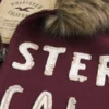 Hættetrøje med lynlås, logo og kunstig pelskant
