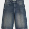 Halvlange bukser i mediumvasket denim Halvlange bukser i mediumvasket denim