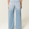 Højtaljede jeans med medium vask og løse ben Højtaljede jeans med medium vask og løse ben