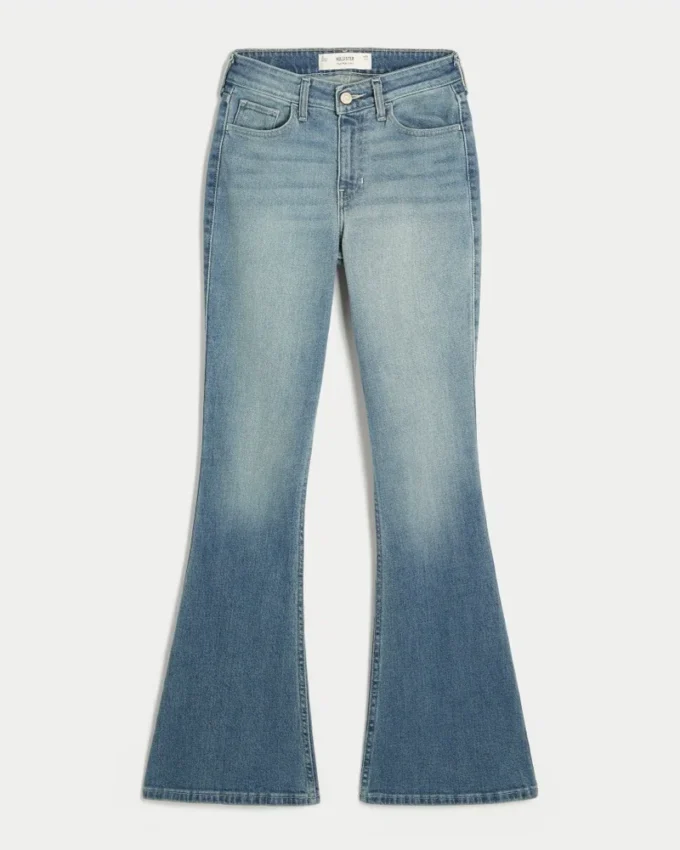 Højtaljede jeans med medium vask og udvidede ben Højtaljede jeans med medium vask og udvidede ben