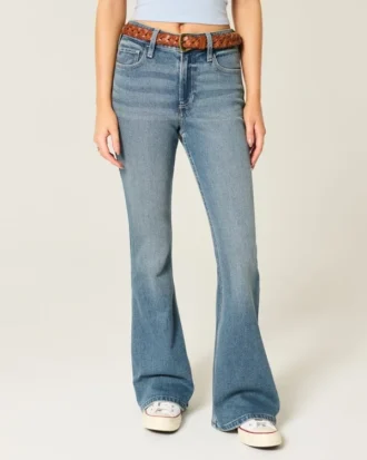 Højtaljede jeans med medium vask og udvidede ben