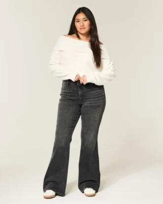 Højtaljede, vasket sorte flare-jeans