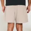 Hybrid Active Shorts til midt på låret Hybrid Active Shorts til midt på låret