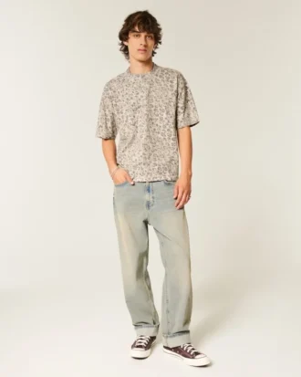 Kasseformet, kort, kraftig T-shirt med leopardprint