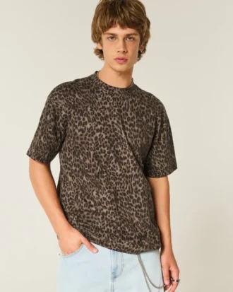 Kasseformet, kraftig bomulds-T-shirt med leopardprint Kasseformet, kraftig bomulds-T-shirt med leopardprint