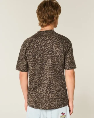 Kasseformet, kraftig bomulds-T-shirt med leopardprint Kasseformet, kraftig bomulds-T-shirt med leopardprint