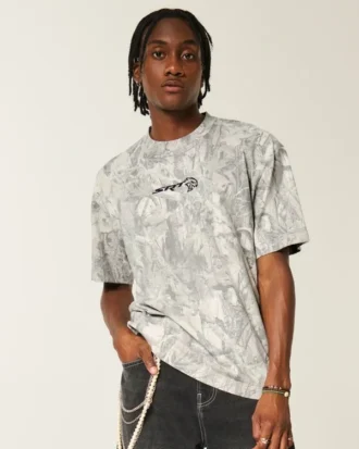 Kasseformet, kraftig camouflage Dodge Challenger SRT grafisk T-shirt