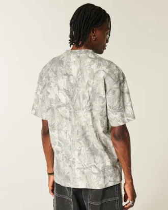 Kasseformet, kraftig camouflage Dodge Challenger SRT grafisk T-shirt