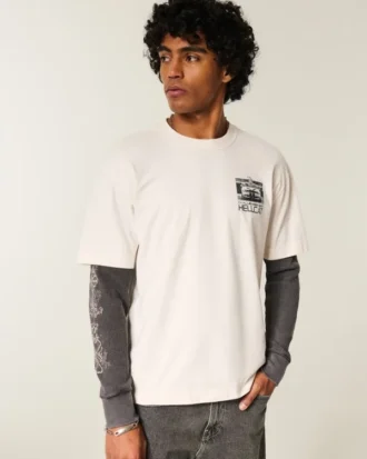 Kasseformet, kraftig Dodge Challenger SRT Hellcat-T-shirt med grafik Kasseformet, kraftig Dodge Challenger SRT Hellcat-T-shirt med grafik