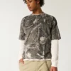 Kasseformet, kraftig, kort camouflage-T-shirt med rund hals