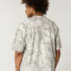 Kasseformet, kraftig, kort camouflage-T-shirt med rund hals