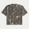 Kasseformet, kraftig, kort camouflage-T-shirt med rund hals