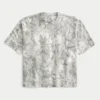 Kasseformet, kraftig, kort camouflage-T-shirt med rund hals