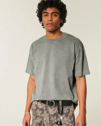 Kasseformet, kraftig, vasket bomulds-T-shirt med rund halsudskæring Kasseformet, kraftig, vasket bomulds-T-shirt med rund halsudskæring