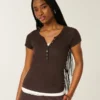 Kortærmet Y2K Henley