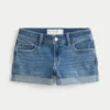 Kurvede lavtaljede shorts i mediumvasket denim
