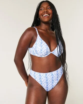 Kurvet højtaljet ribbet cheeky bikinitrusser med høj talje