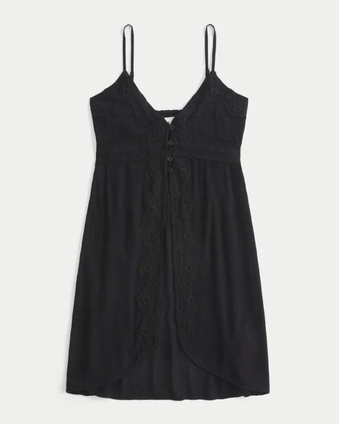 Lang tank top med blondedetaljer Lang tank top med blondedetaljer
