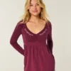 Langærmet babydoll-top med klemning ved brystet Langærmet babydoll-top med klemning ved brystet
